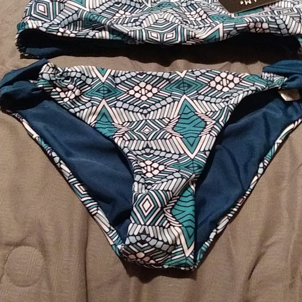 Swimsuit - Picture 2 of 3